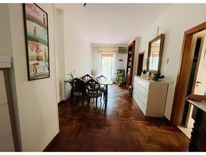 Appartamento trilocale in affitto in Via RAFFAELE MORGHEN, Vomero, Napoli