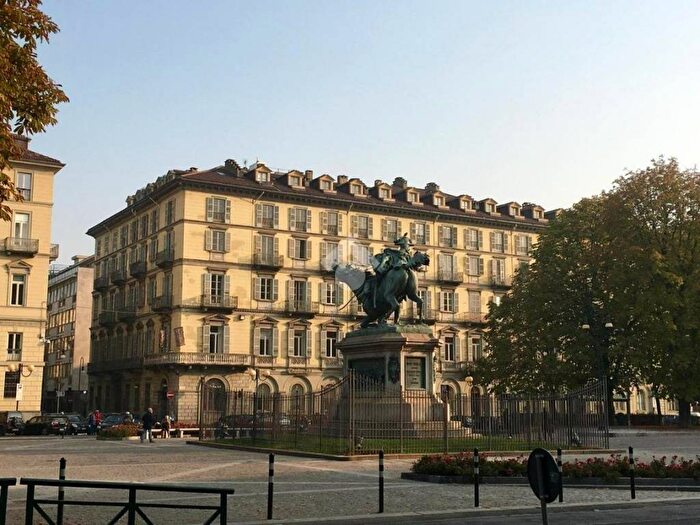 Appartamento bilocale in affitto in Via Lascaris, Piazza Solferino, Torino