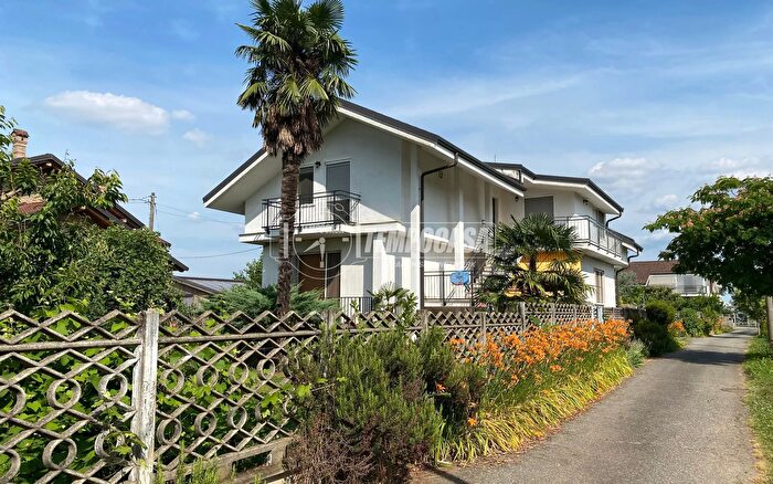 Casa con 10 locali in vendita in Via Druento, Pianezza