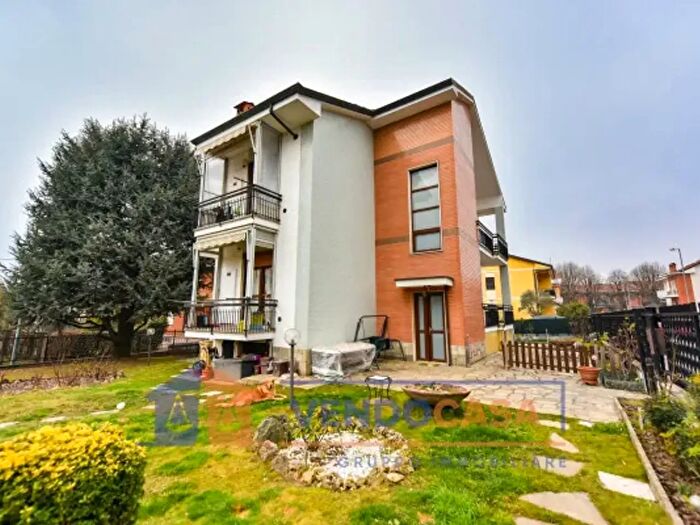 Appartamento quadrilocale in vendita in Via Fratelli John E Robert Kennedy, Trofarello