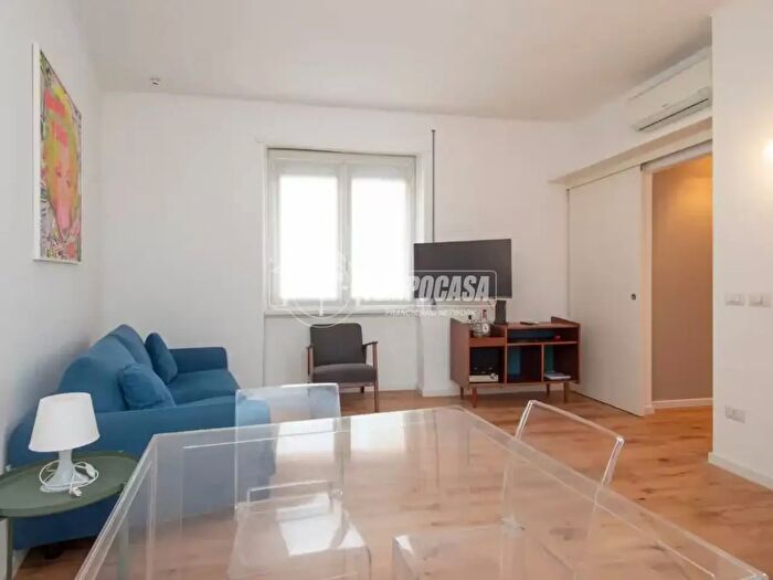Appartamento bilocale in vendita in Via Breno, Milano