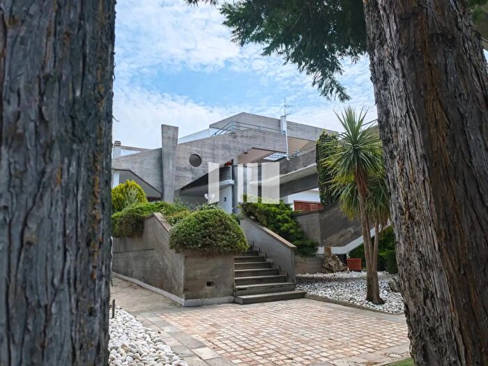 Casa con 14 locali in vendita in Via Sandro Pertini, Mosciano Sant'Angelo