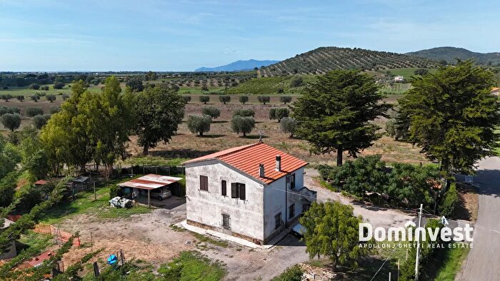 Casa quadrilocale in vendita in Strada Barucola, Capalbio