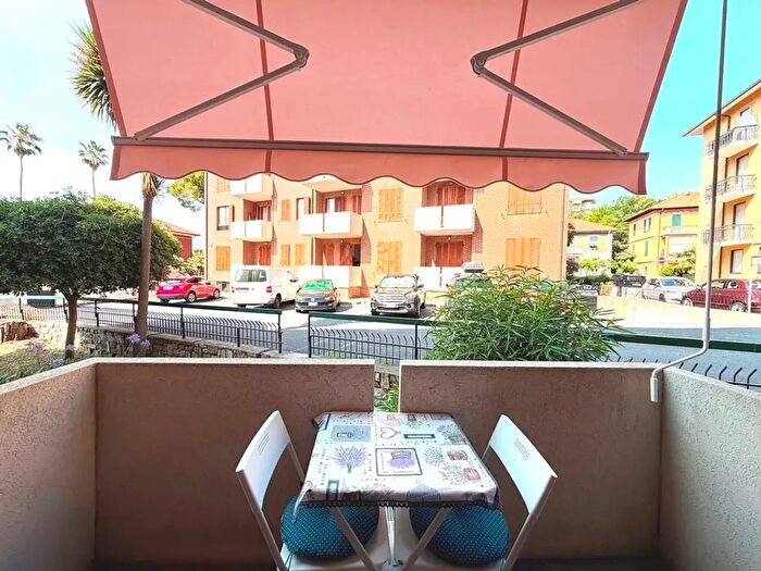 Appartamento bilocale in vendita in Via del Carrubo, San Bartolomeo Al Mare