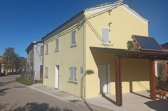 Casa quadrilocale in vendita in Monterubbiano