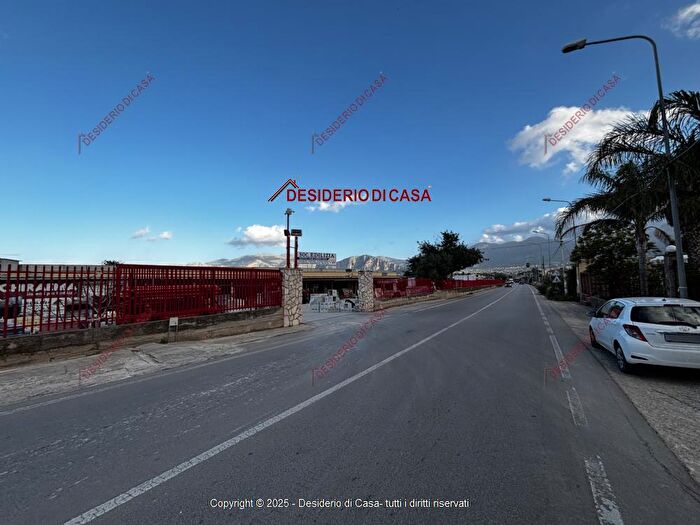 Casa con 6 locali in vendita in Ss Settentrionale Sicula Carini Pa Italia, Carini