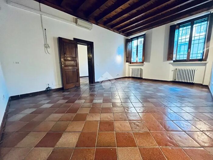 Appartamento trilocale in affitto in Isabella dEste, Mantova