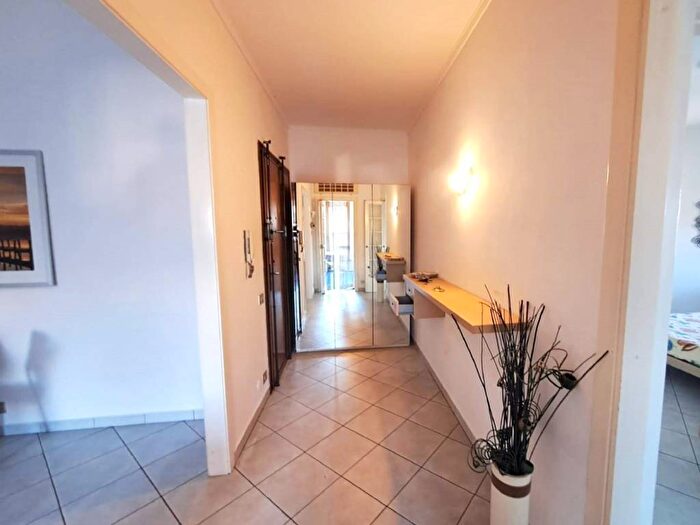 Appartamento trilocale in affitto in Via San Leonardo, Marina di Massa Centro, Massa