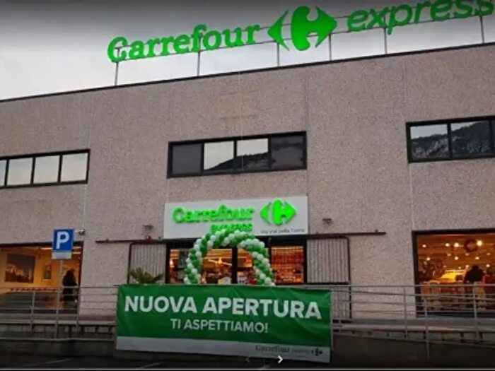 Appartamento con 6 locali in vendita in Via Val della Torre, Torino