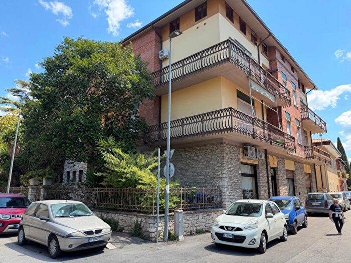 Appartamento bilocale in affitto in Via Pascarella, Centro, Terni
