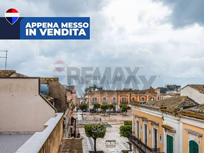 Casa con 13 locali in vendita in Corso Nunzio Costa, Pachino