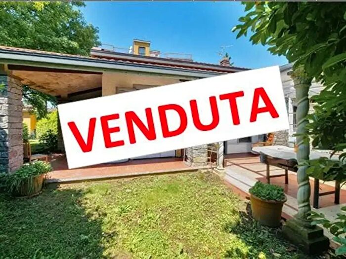 Casa quadrilocale in vendita in Manzoni, Lesmo