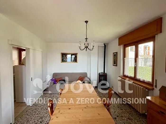 Appartamento quadrilocale in vendita in Via Villa, Dossena