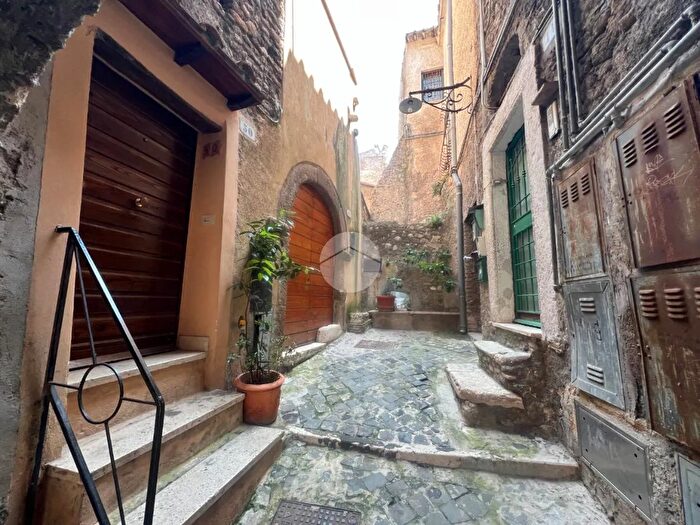 Appartamento quadrilocale in vendita in Via Tempio dErcole, Tivoli