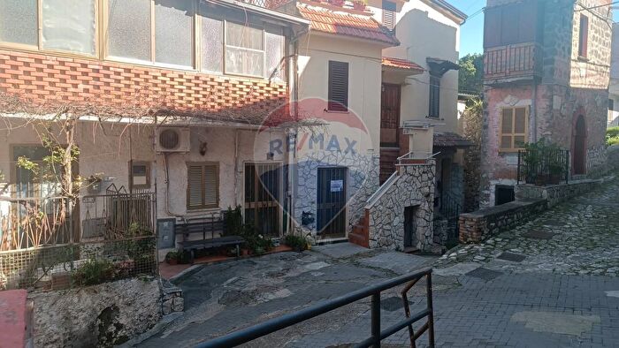 Appartamento trilocale in vendita in Via Sabaudia, Santi Cosma E Damiano