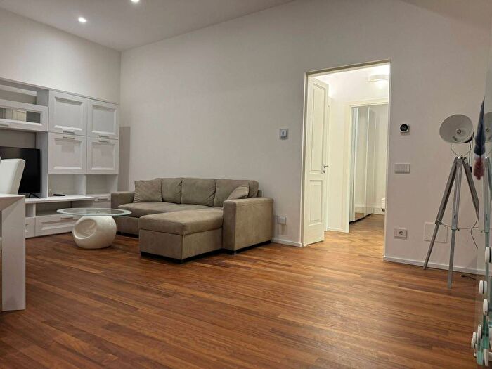 Appartamento quadrilocale in affitto in Via Luigi Carlo Farini, Centro Storico, Modena