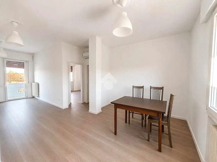 Appartamento con 5 locali in vendita in Via Fratelli Basini, Forli'
