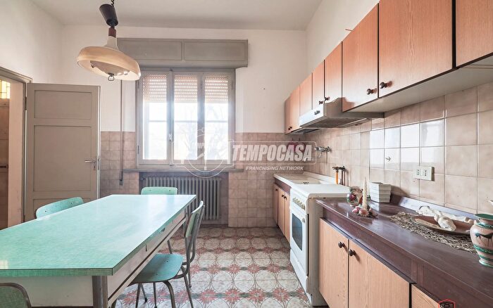 Appartamento con 5 locali in vendita in Via Canalazzo, Ravenna