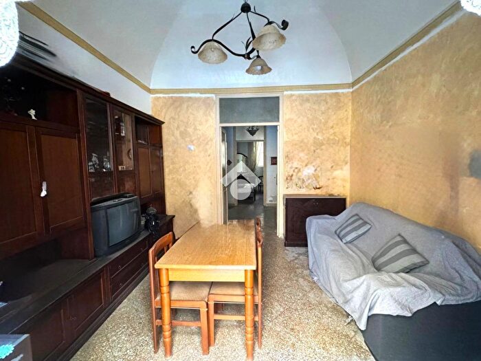 Appartamento trilocale in vendita in Via Arcivescovo Alfano, Palermo