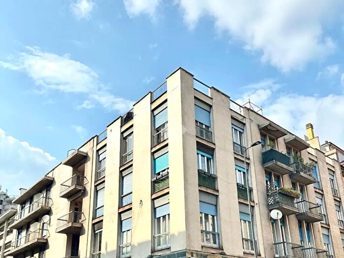 Appartamento quadrilocale in vendita in Via Alfredo Cappellini, Milano