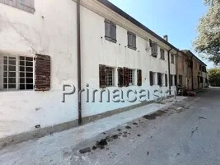 Casa con 7 locali in vendita in Corso della Vittoria, Legnago
