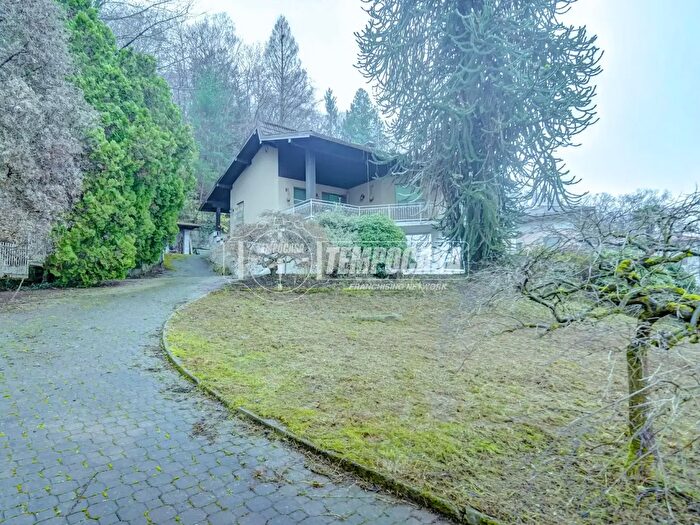 Casa quadrilocale in vendita in Via Monte Grappa, Dormelletto