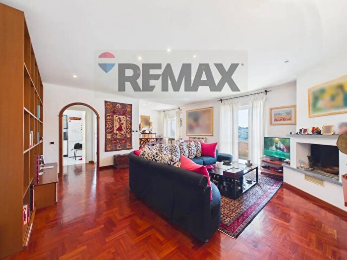 Appartamento con 5 locali in vendita in Via per Magliano, Sacrofano