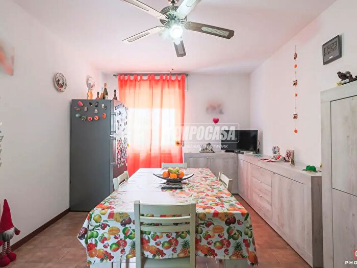 Casa con 8 locali in vendita in Via Petrosa, Ravenna