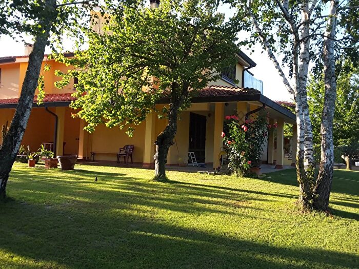 Casa con 9 locali in vendita in Via Leonardo da Vinci Vicchio, Vicchio