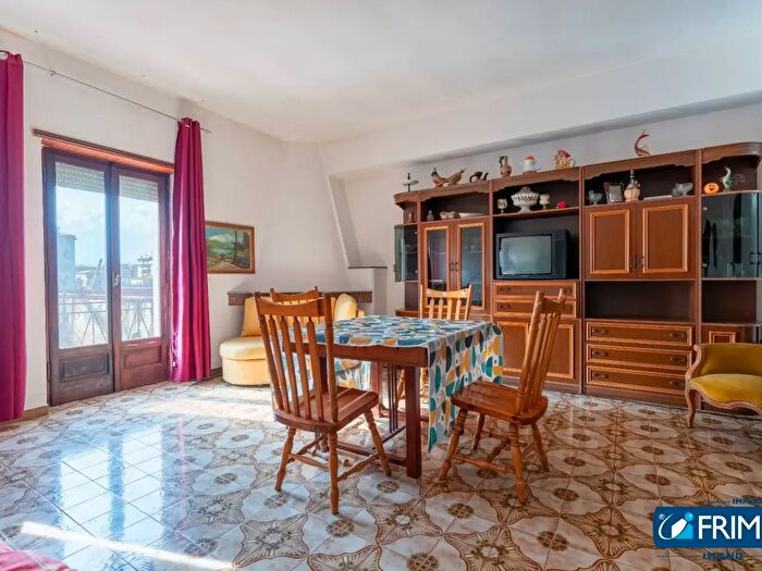 Appartamento con 5 locali in vendita in Via Basilicata, Olbia