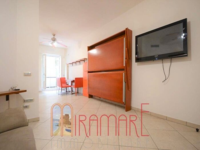 Appartamento bilocale in affitto in Via Battaglino, Regione Paradiso, Alassio