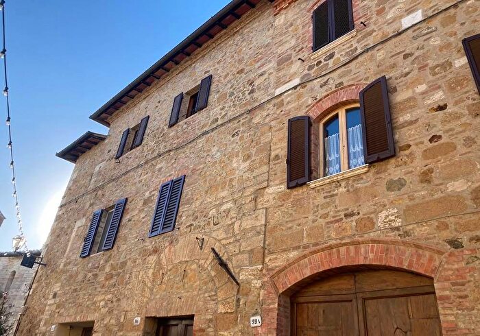 Appartamento trilocale in vendita in San Quirico DOrcia