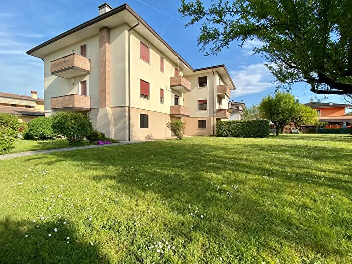 Appartamento trilocale in vendita in Via Prà Spineo, Torri Di Quartesolo