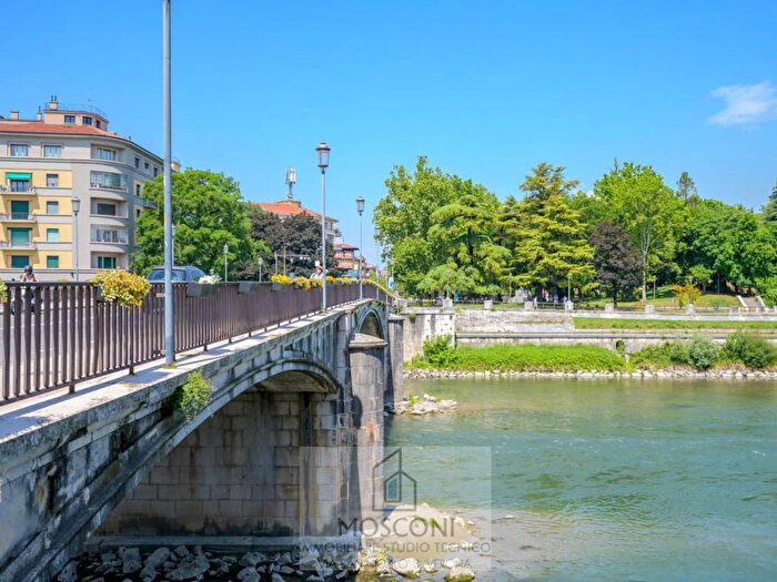 Appartamento bilocale in affitto in Lungadige Riva Battello, Centro Storico, Verona