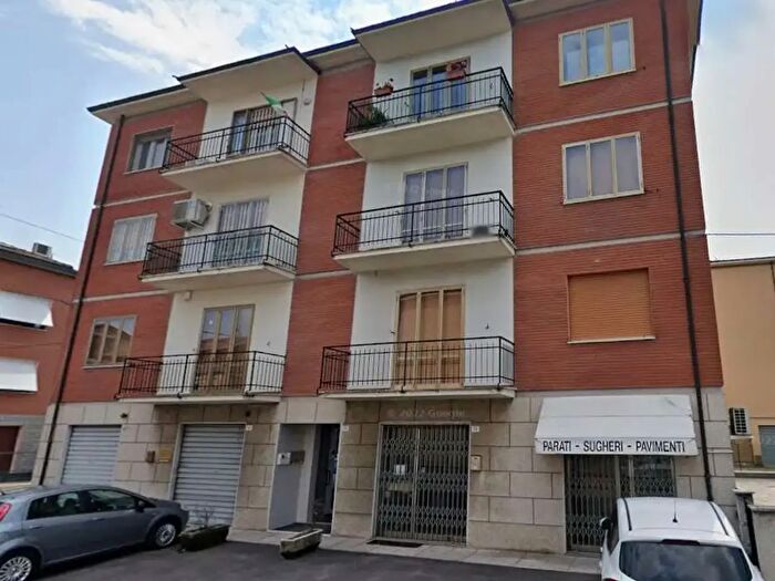 Appartamento quadrilocale in vendita in Via Mondovì, Modena