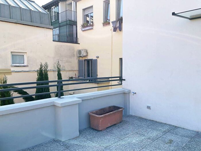 Appartamento trilocale in affitto in Via Antonio Carnevali, Dergano, Milano