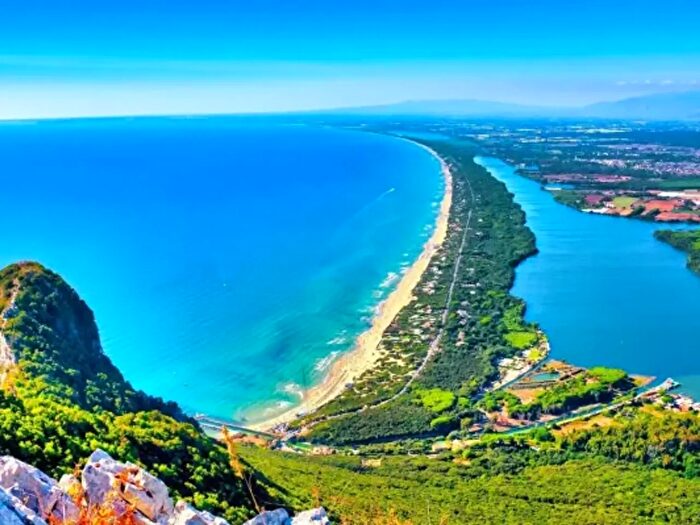 Casa con 6 locali in affitto in Strada Lungomare Pontino, Sabaudia