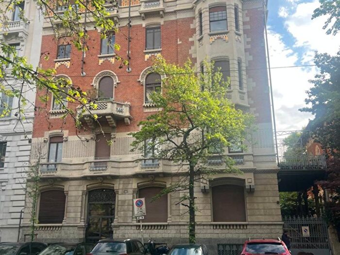 Appartamento con 6 locali in affitto in Via Alberto da Giussano, Pagano, Milano