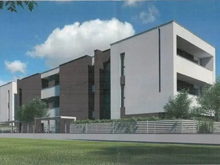 Appartamento trilocale in vendita in Via Uccelliera, Modena