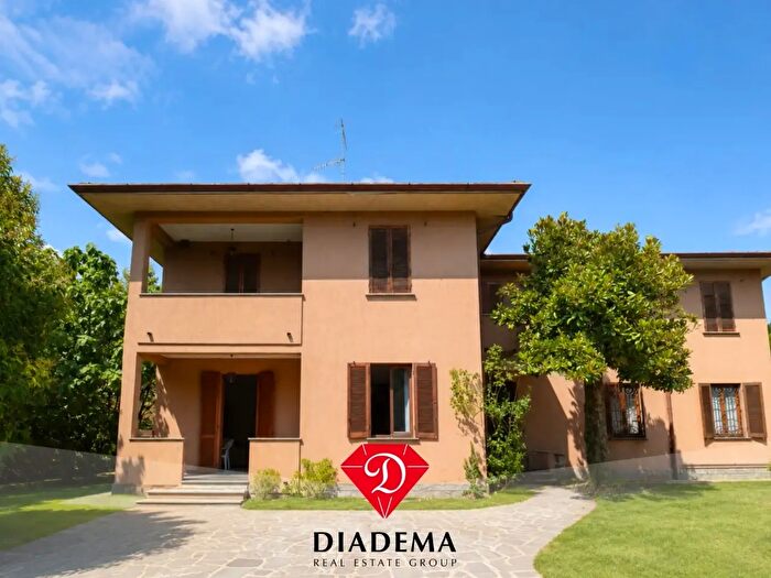 Appartamento trilocale in vendita in Malnate