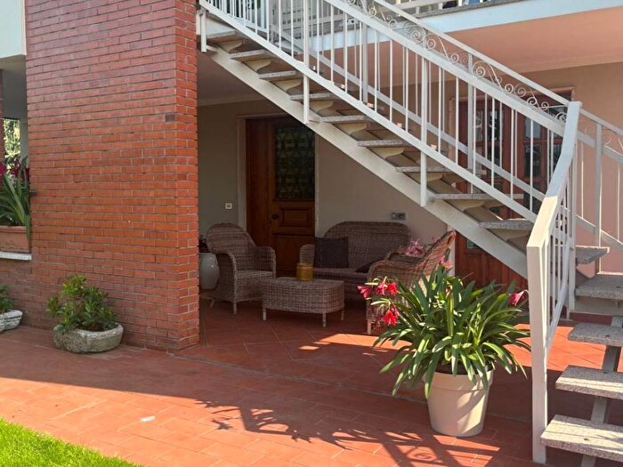 Appartamento con 6 locali in affitto in Via di Sant'Alessio, Sant'Alessio Carignano, Lucca
