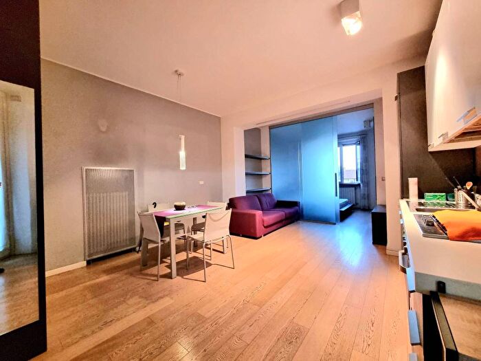 Appartamento bilocale in affitto in Via Stendhal, Solari, Milano
