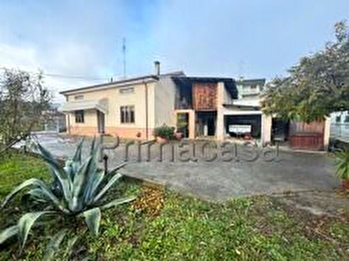 Casa trilocale in vendita in Via, Ronca