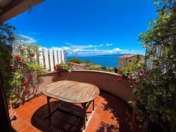 Appartamento con 6 locali in affitto in Giglio Porto, Isola del Giglio
