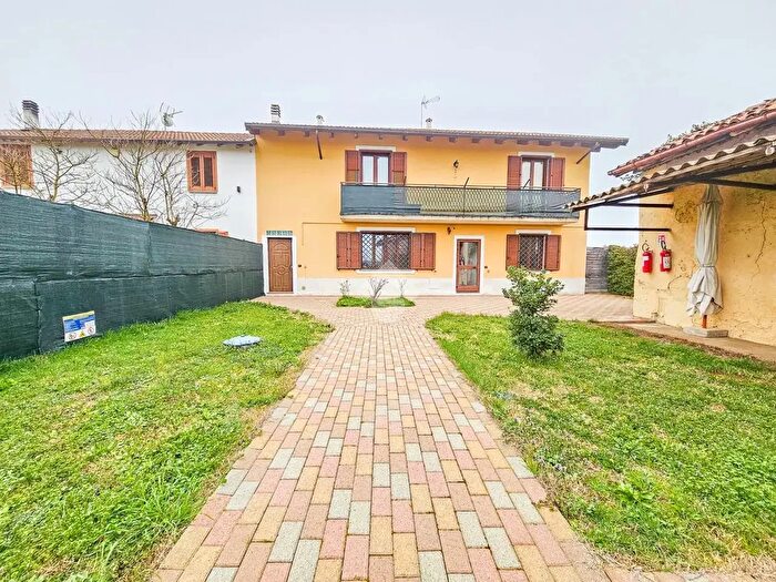 Casa con 10 locali in vendita in Via Sp, Alessandria