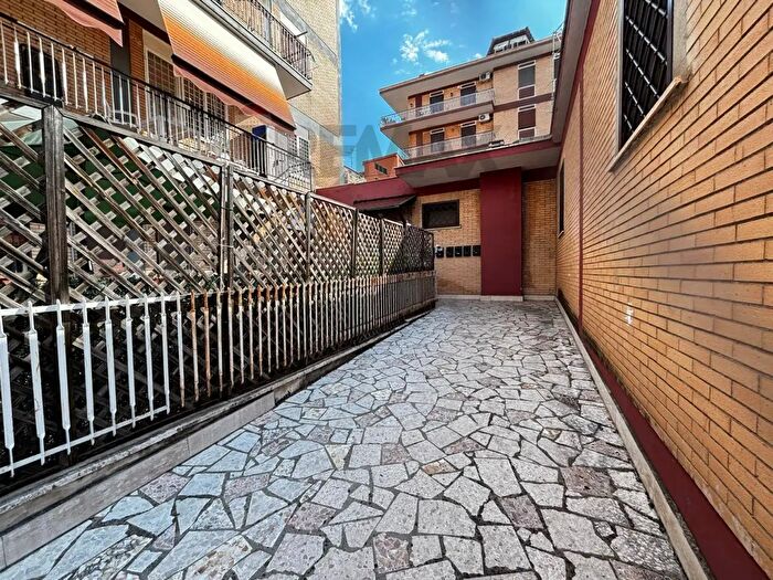 Appartamento bilocale in affitto in Via del Fosso di Santa Maura, Roma