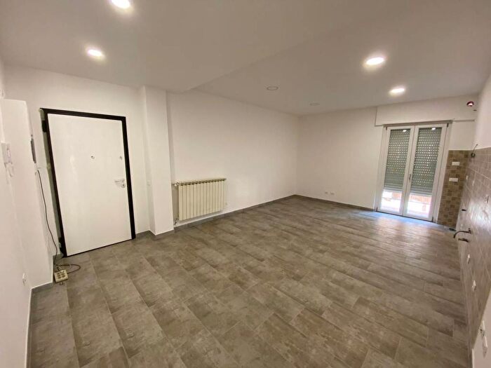 Appartamento quadrilocale in affitto in Via Riparbella, Fidene, Roma