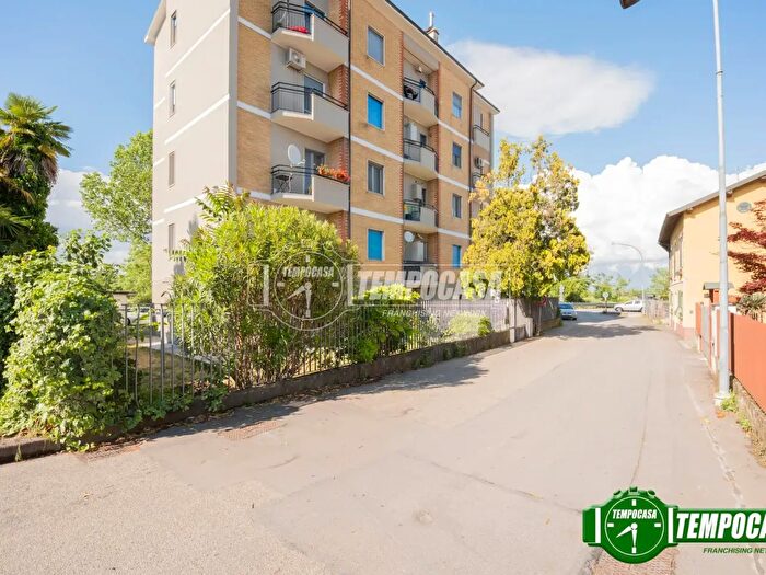 Appartamento trilocale in vendita in Via Monte Grappa, Calvignasco