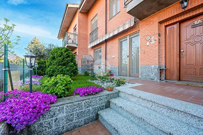 Casa con 7 locali in vendita in Via San Bernardo, Pianezza