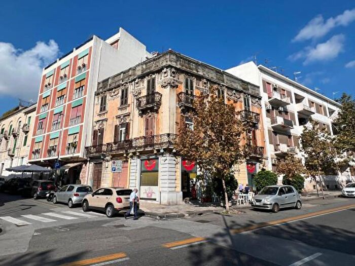 Appartamento con 5 locali in vendita in Via San Liberale, Messina